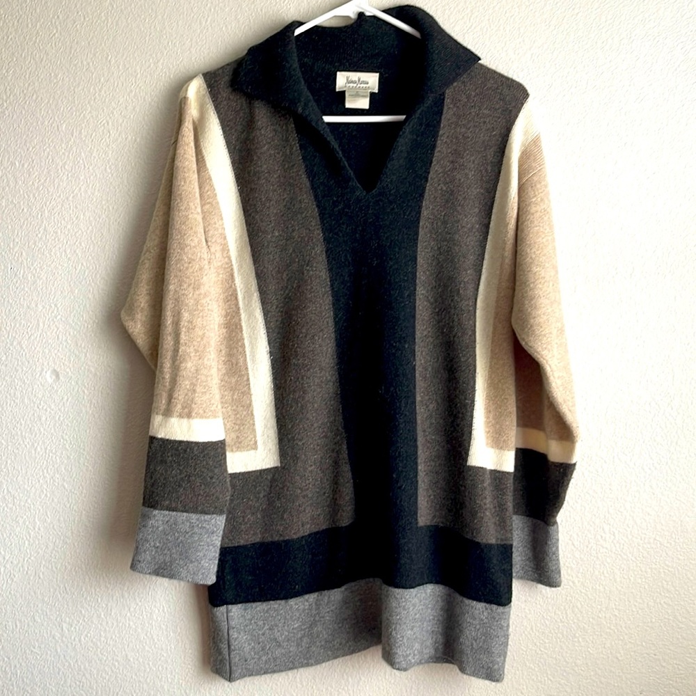 Neiman Marcus Navy Cashmere V-neck Sweater S 100% Cashmere